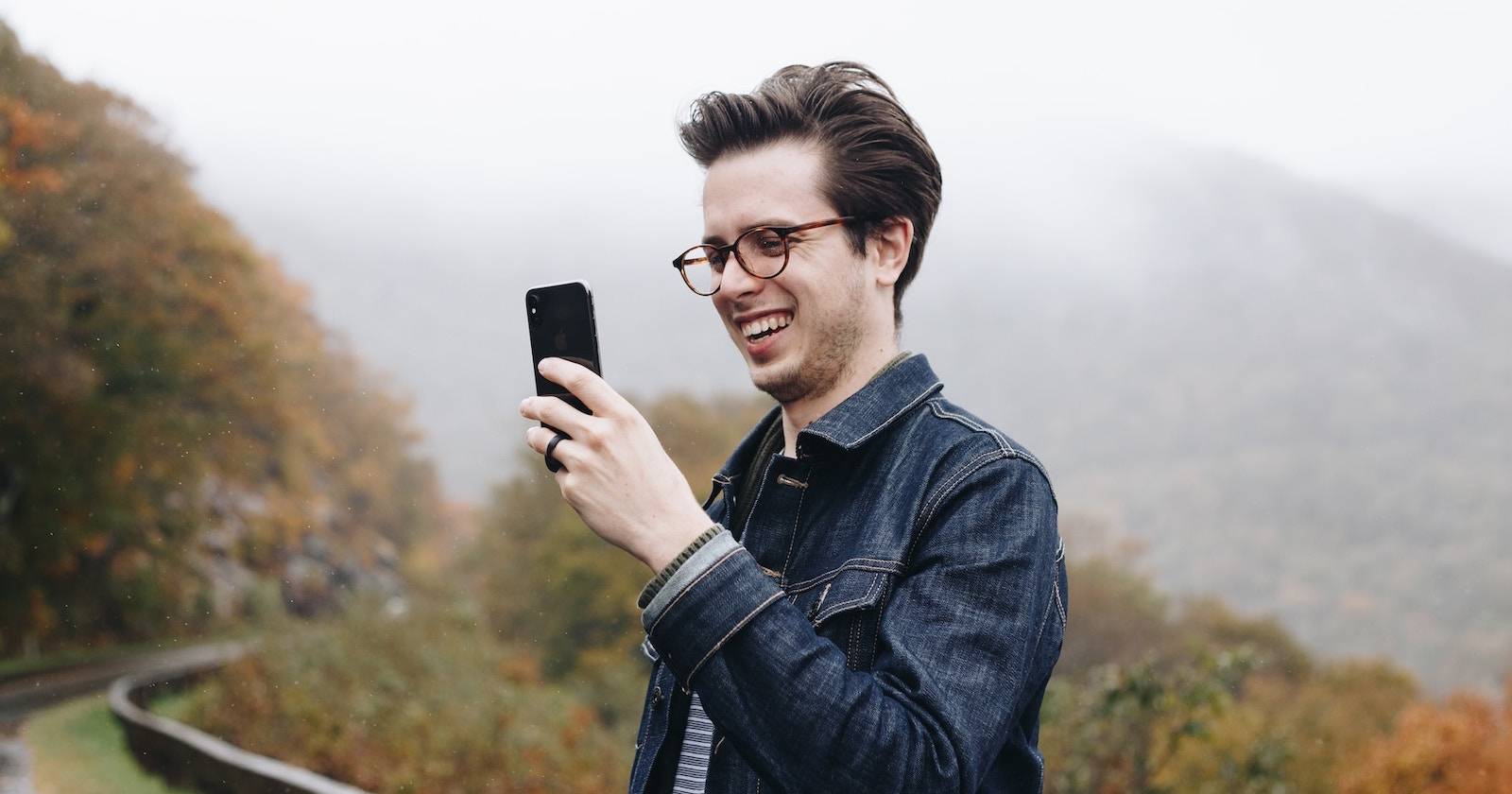 How to Use Screen Distance to Protect Your Eyes While Using Your iPhone ...