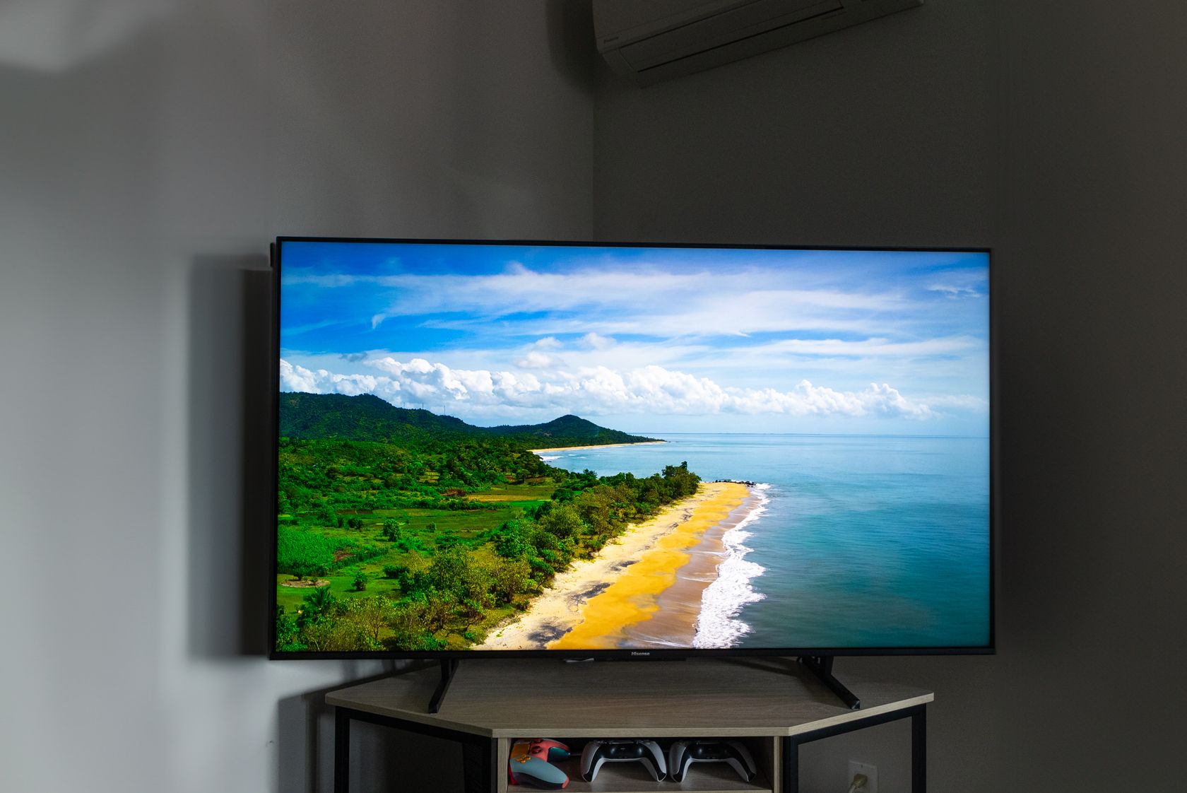 Hisense 65U8K: Flagship Specs for $1000