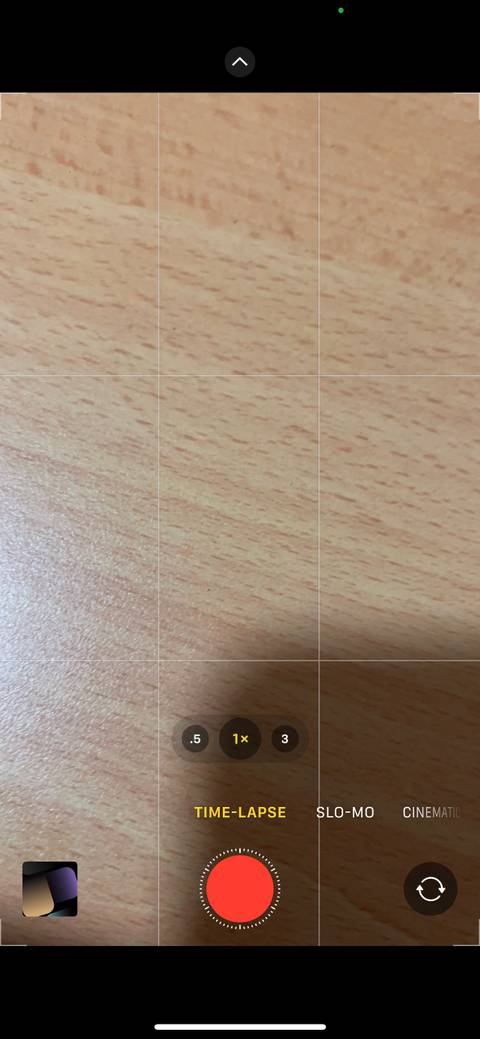 6 Handy iOS Features You Can Access From Your iPhone’s Lock Screen