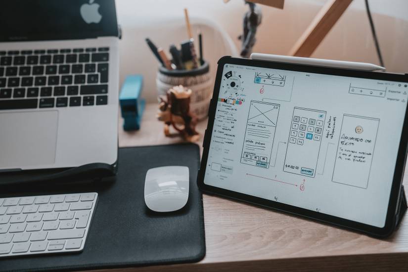 10 Reasons Why Designing in Grayscale Will Improve Your UX/UI Designs