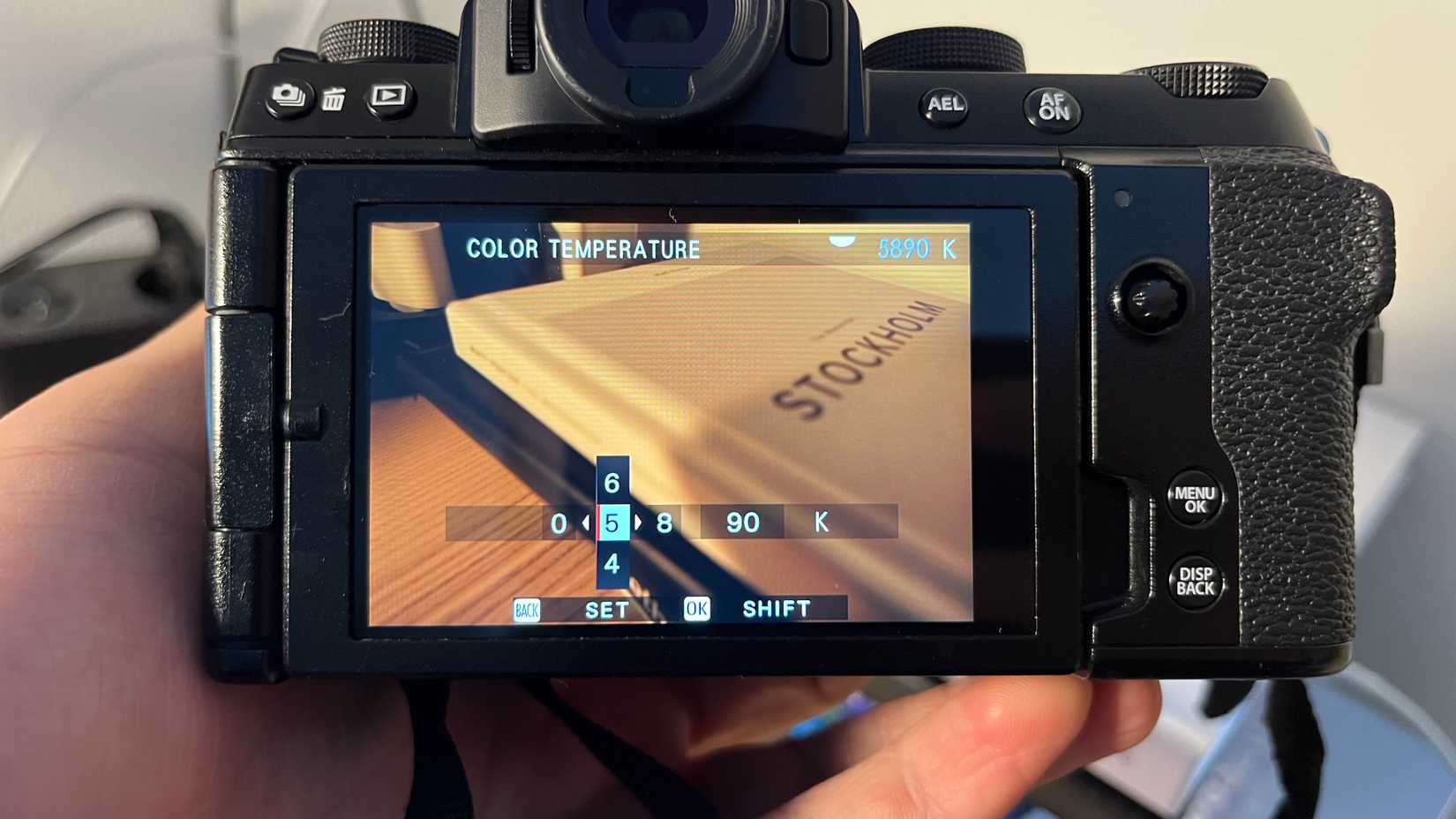 7 Features Smartphone Cameras Need to Beat DSLRs