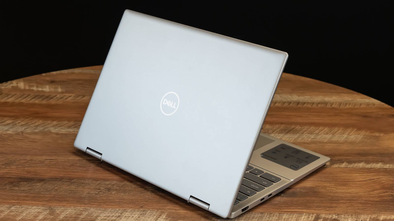 Dell Inspiron 14 2-in-1 (7435) Review: Master of None