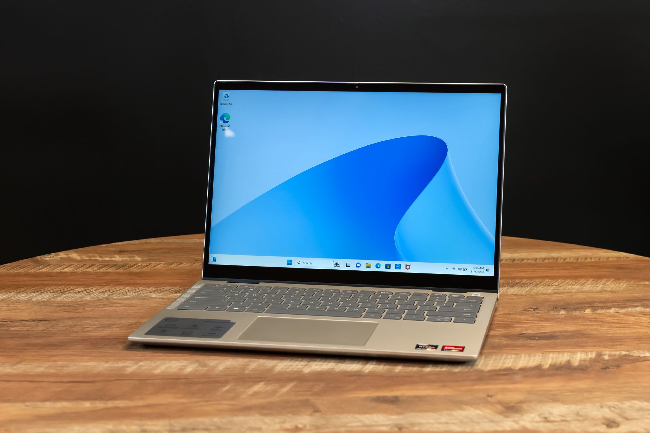 Dell Inspiron 14 2-in-1 (7435) Review: Master of None