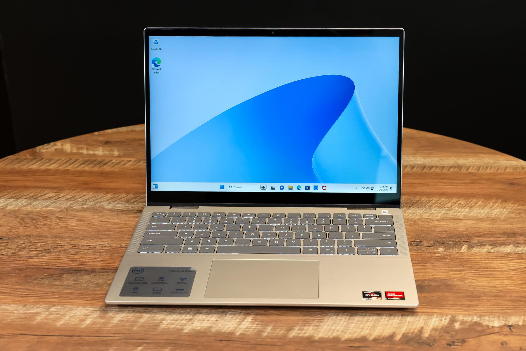 Dell Inspiron 14 2-in-1 (7435) Review: Master of None