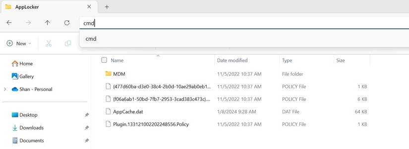 استفاده از فرمان «cmd» در نوار آدرس مرورگر فایل برای باز کردن فرمانخط در همان پوشه.