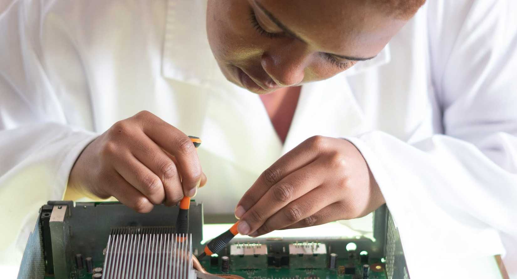 Graphics Card Not Detected by Windows? 7 Ways to Fix It