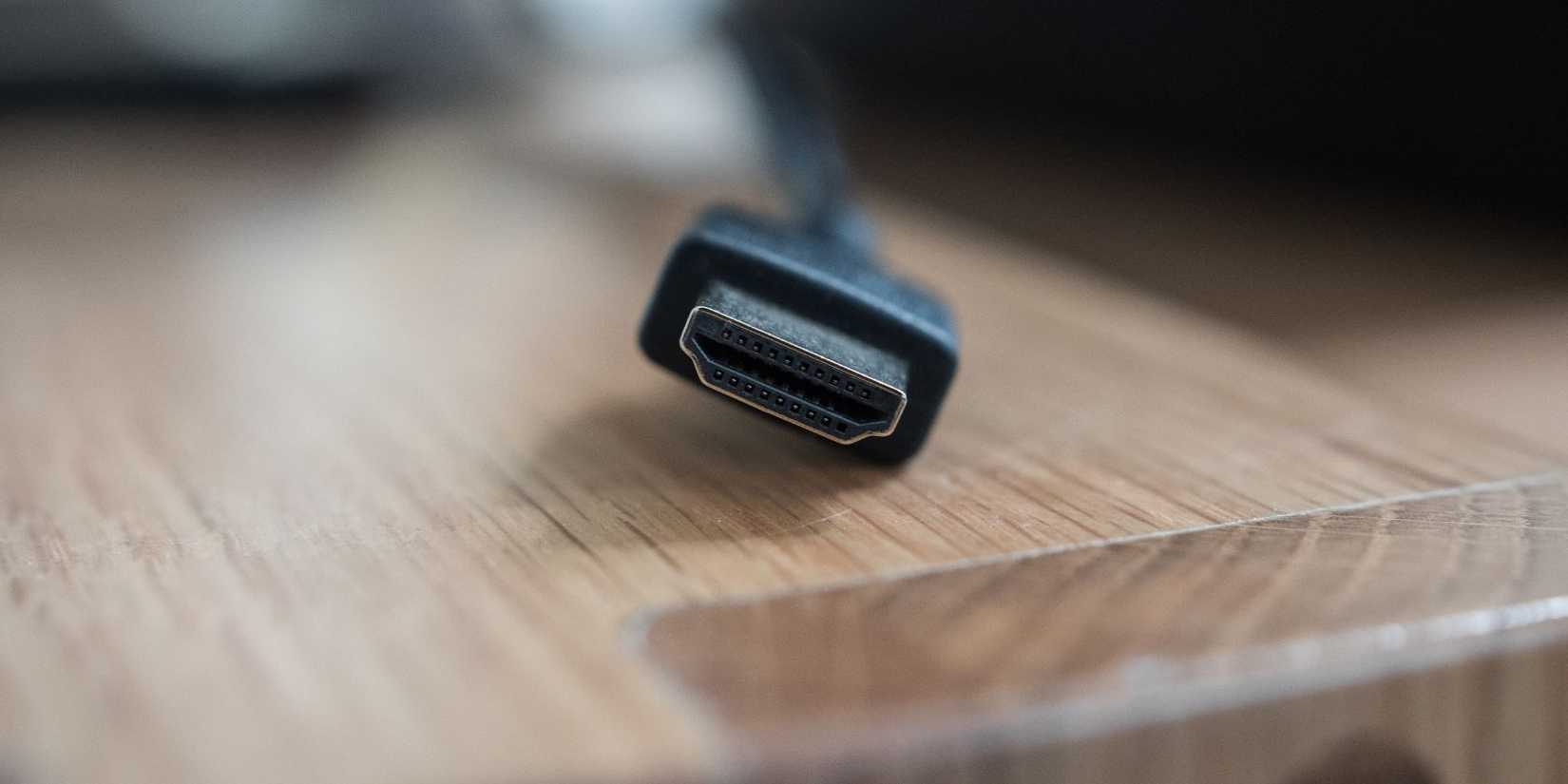 an hdmi male connector on a table