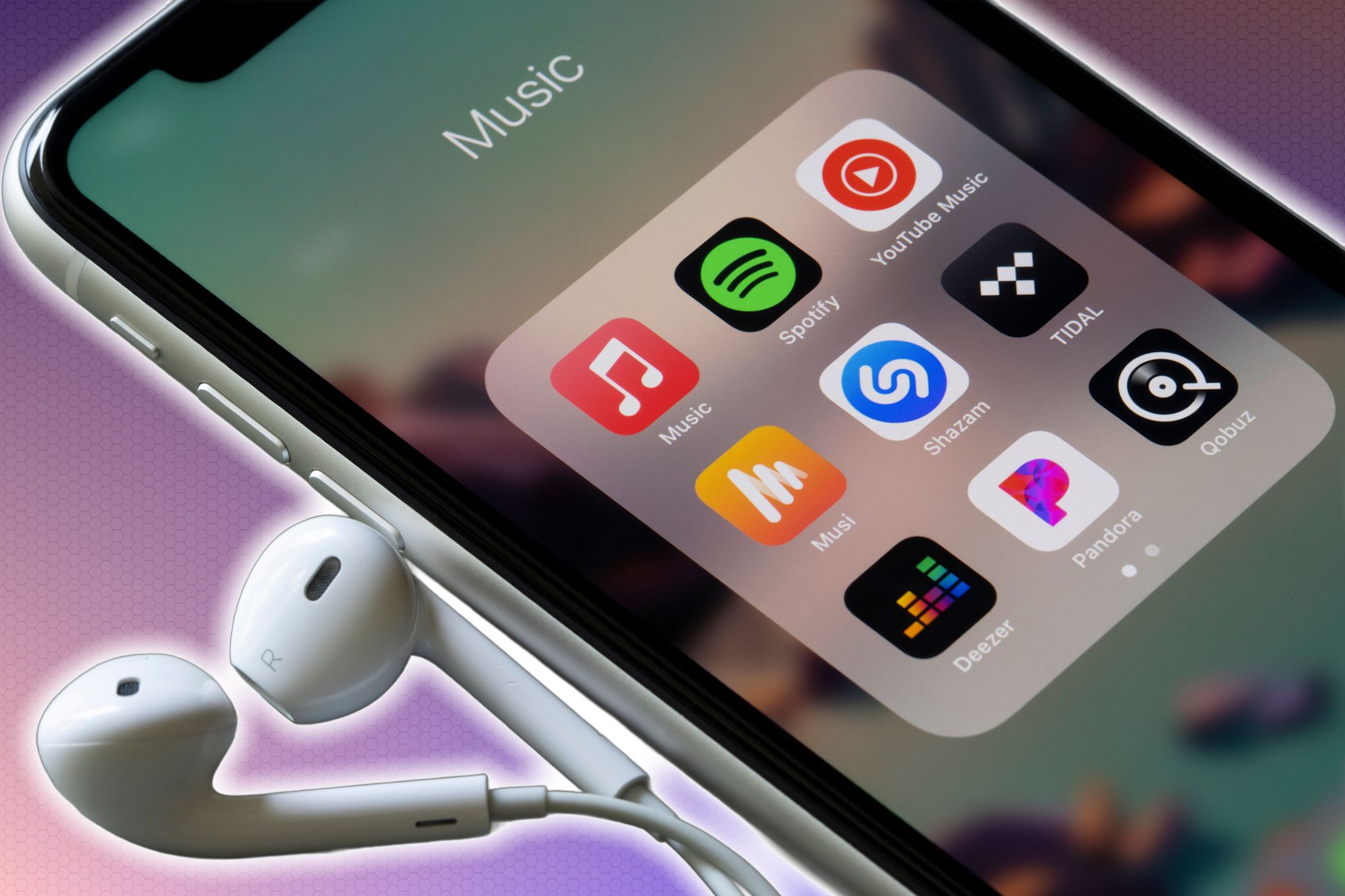 স্মার্টফোনের স্ক্রিনে Shazam লোগো