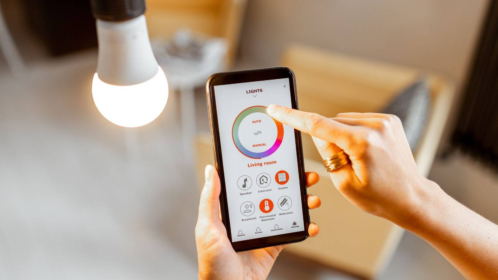 Smart User 7 Things to Consider Before Using Smart Bulbs for Your Smart Home
