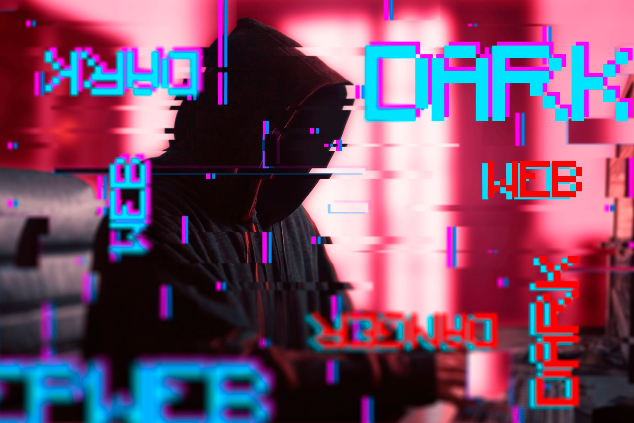 un hacker encubierto frente a una computadora con un efecto de falla y algunos elementos de texto