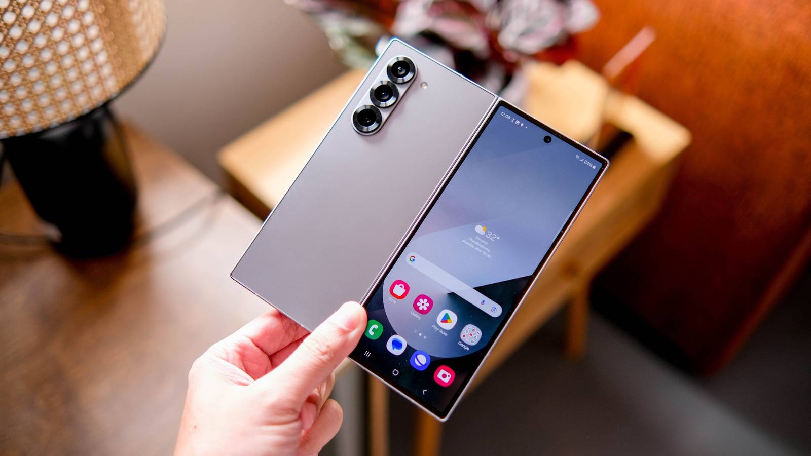6 Things to Consider Before Buying Your First Foldable Phone