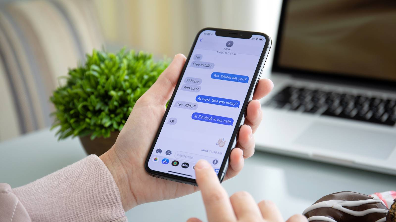 Can’t Leave a Group Chat on Your iPhone? Here’s What You Can Do Instead
