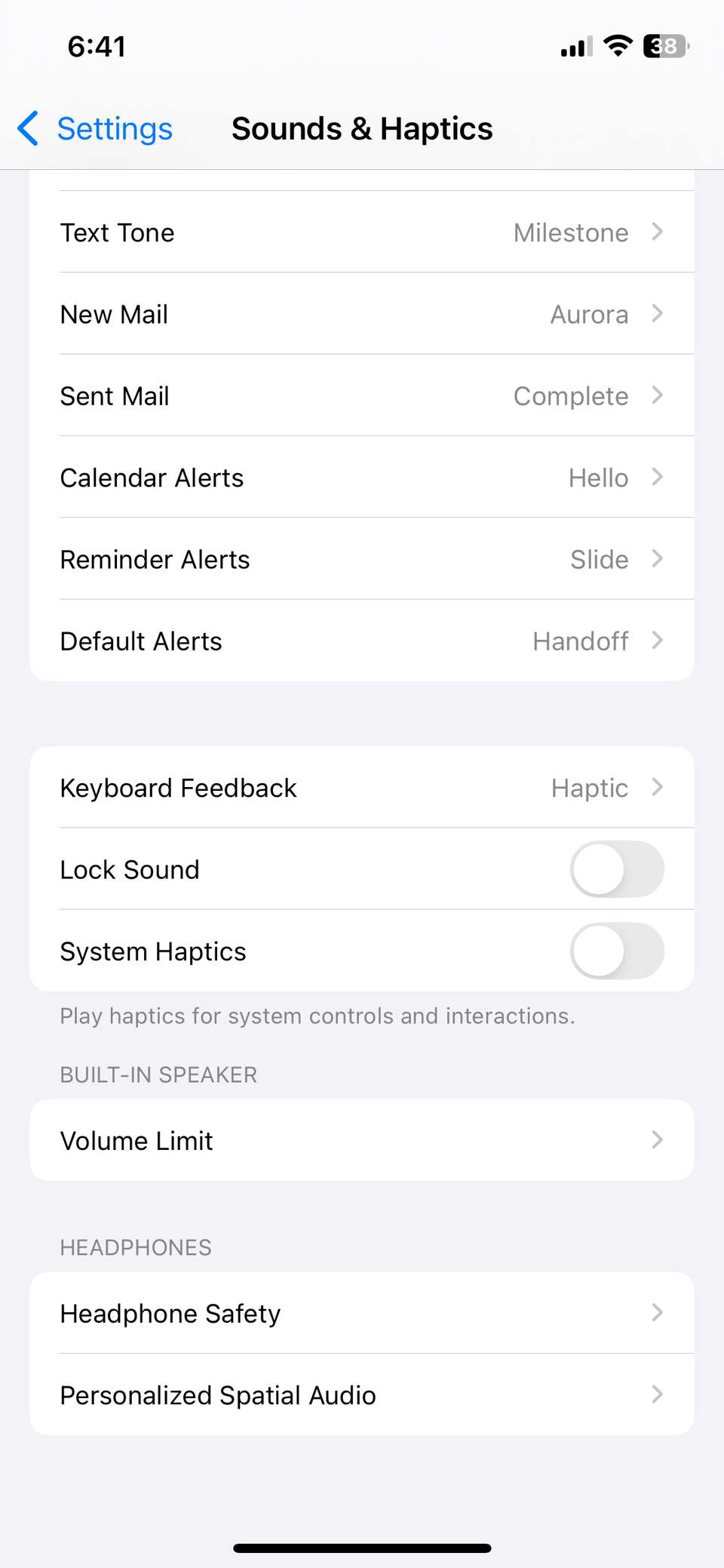 9 Default Settings I Changed Right After Getting a New iPhone