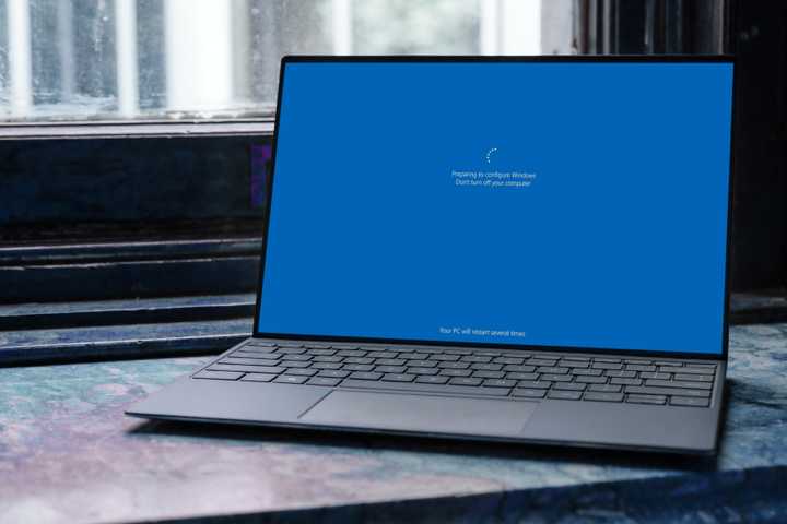 Windows 11 Laptop installing updates