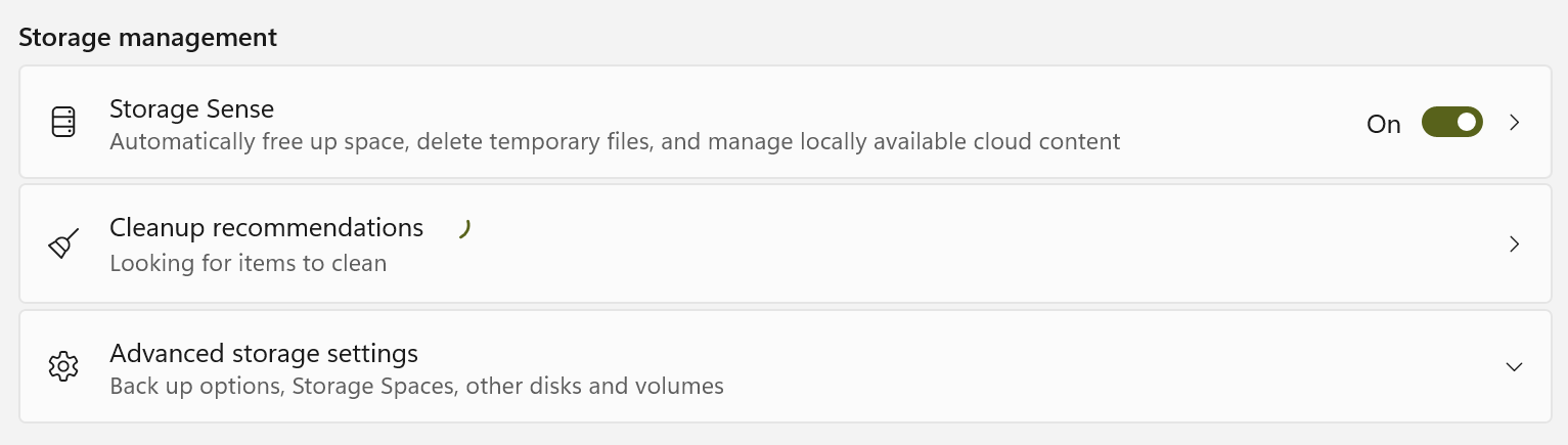Encender el sentido de almacenamiento en la aplicación Configuración en Windows.