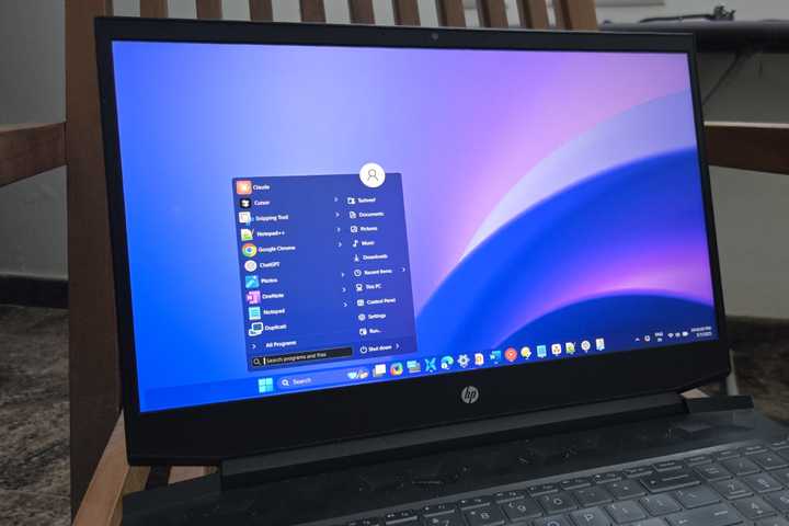 Winodws 25 theme on a HP Pavillion laptop