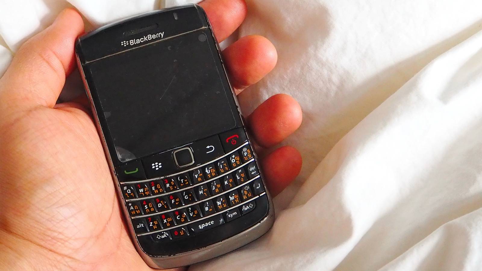 Modern Smartphones Suck—Bring Back BlackBerry