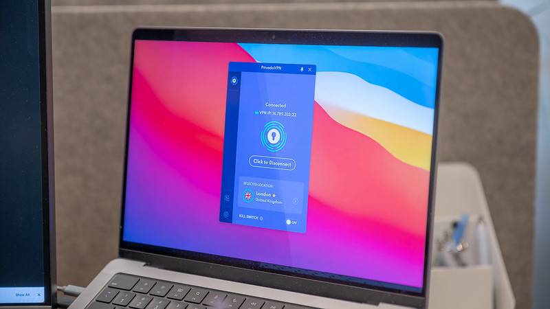 PrivadoVPN ejecutándose en una Apple MacBook Pro