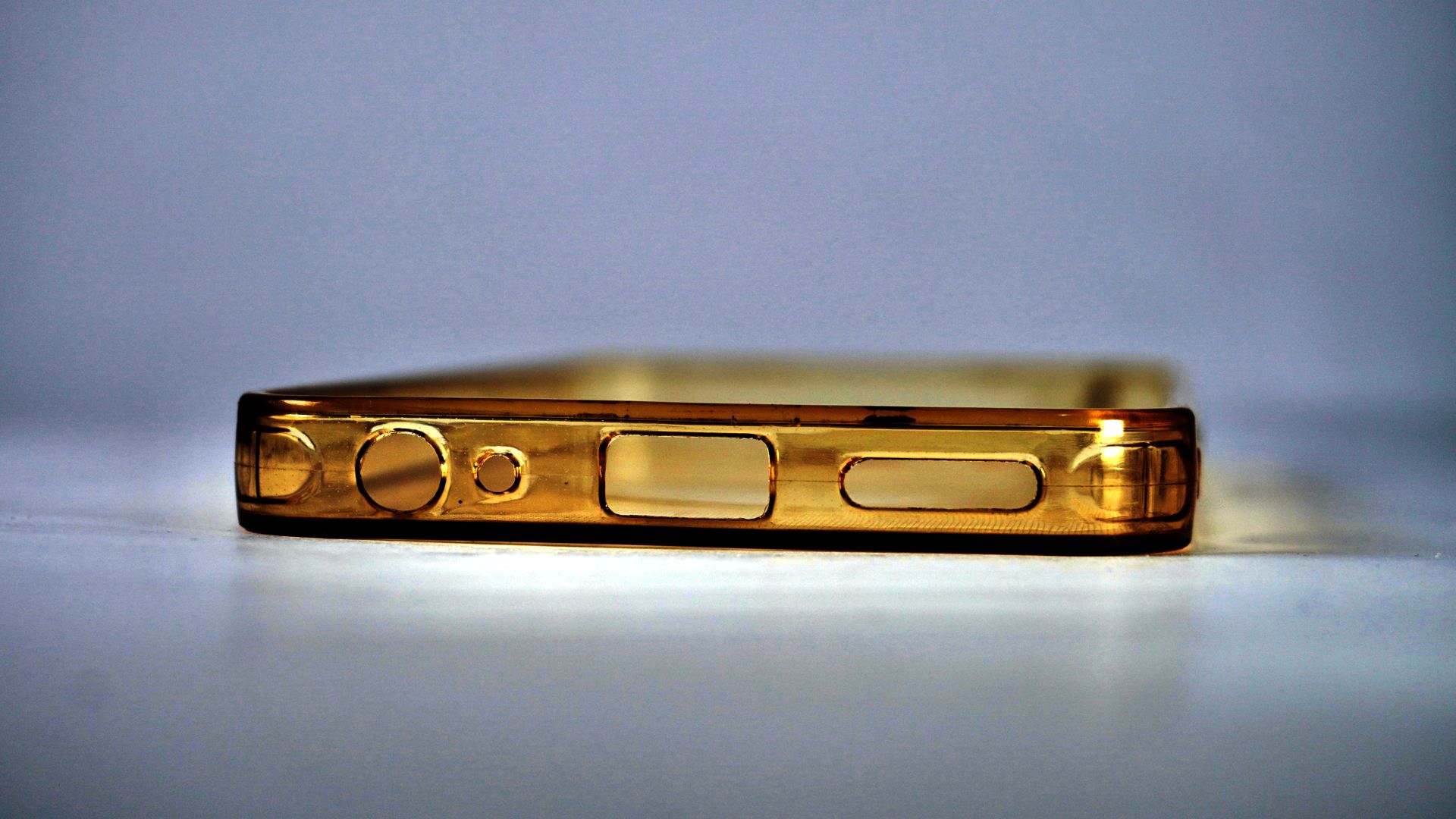 Here's What You Can Do to Stop Your Clear Phone Case From Turning Yellow So Quickly Here's What You Can Do to Stop Your Clear Phone Case From Turning Yellow So Quickly
