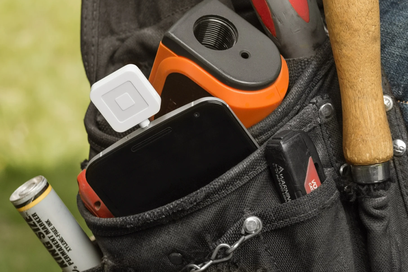 Tools pouch with phone and card reader