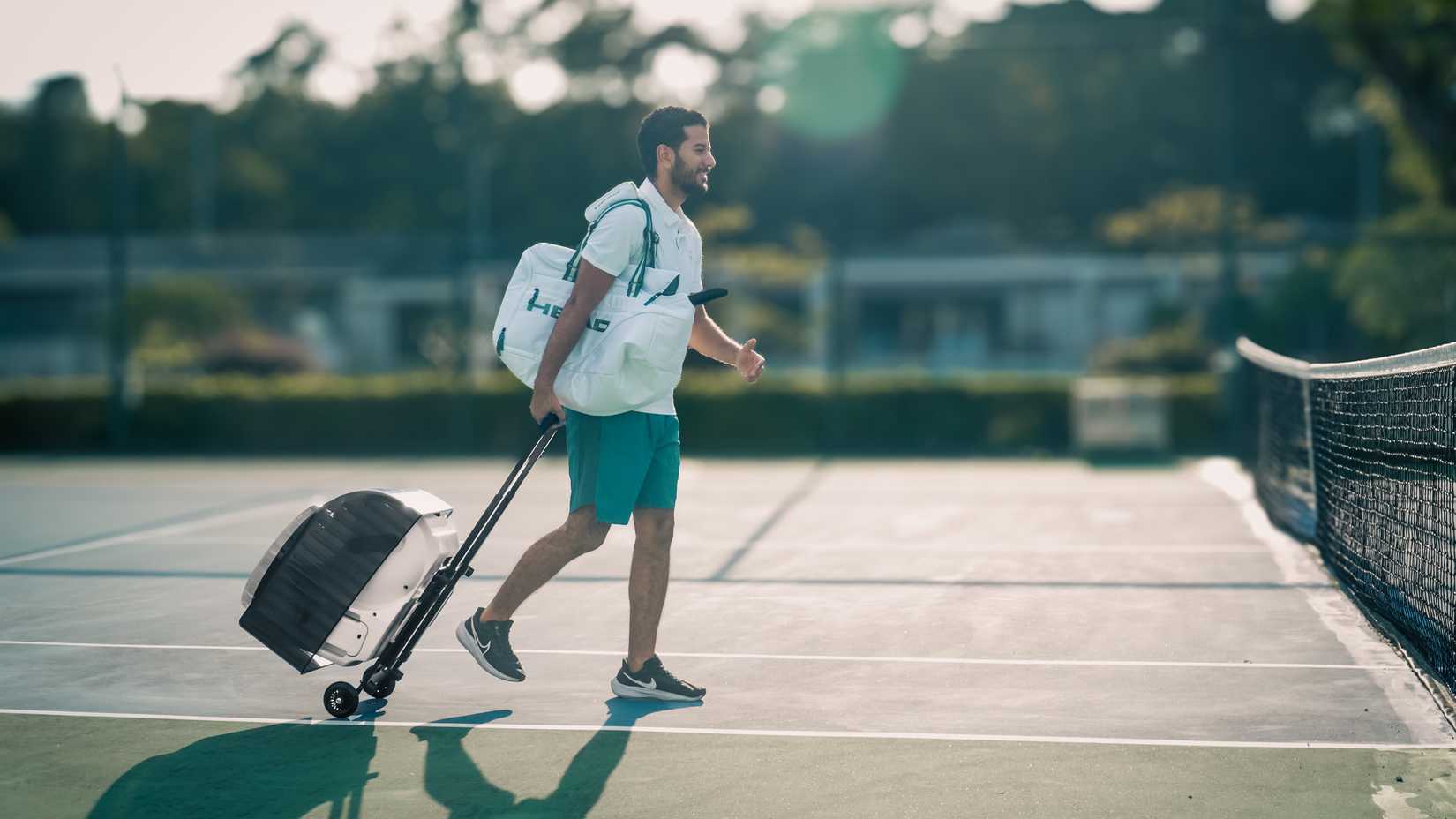 tennis player moving the pongbot pace s pro