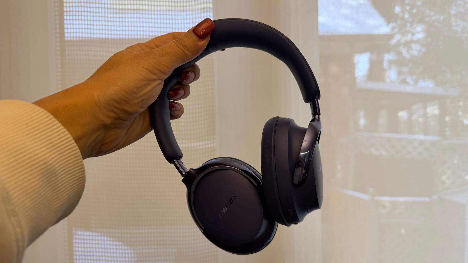 These are the only headphones I take on long flights now These are the only headphones I take on long flights now