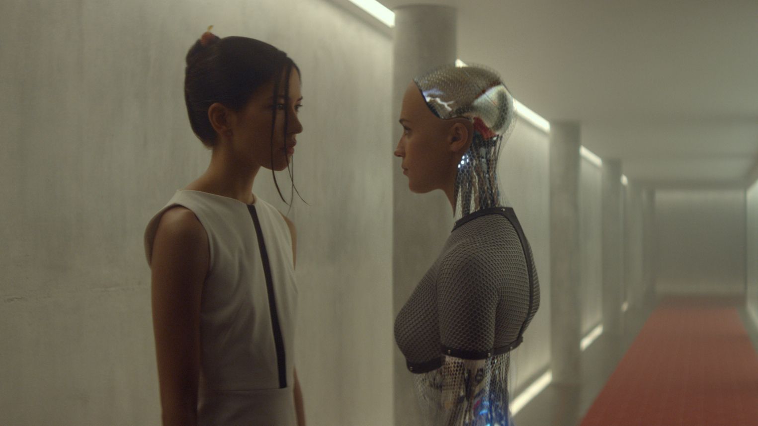 Ava and Kyoko in Ex Machina