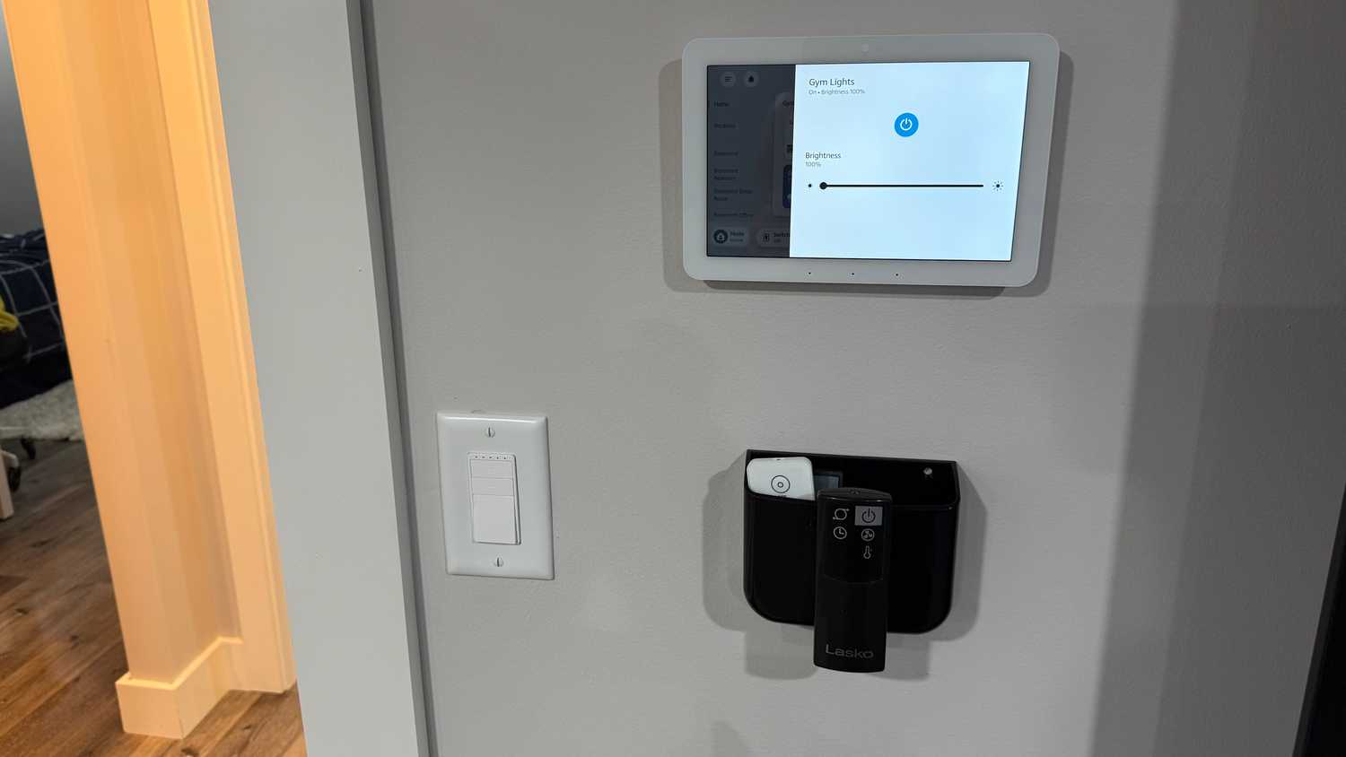 echo hub with smart switch