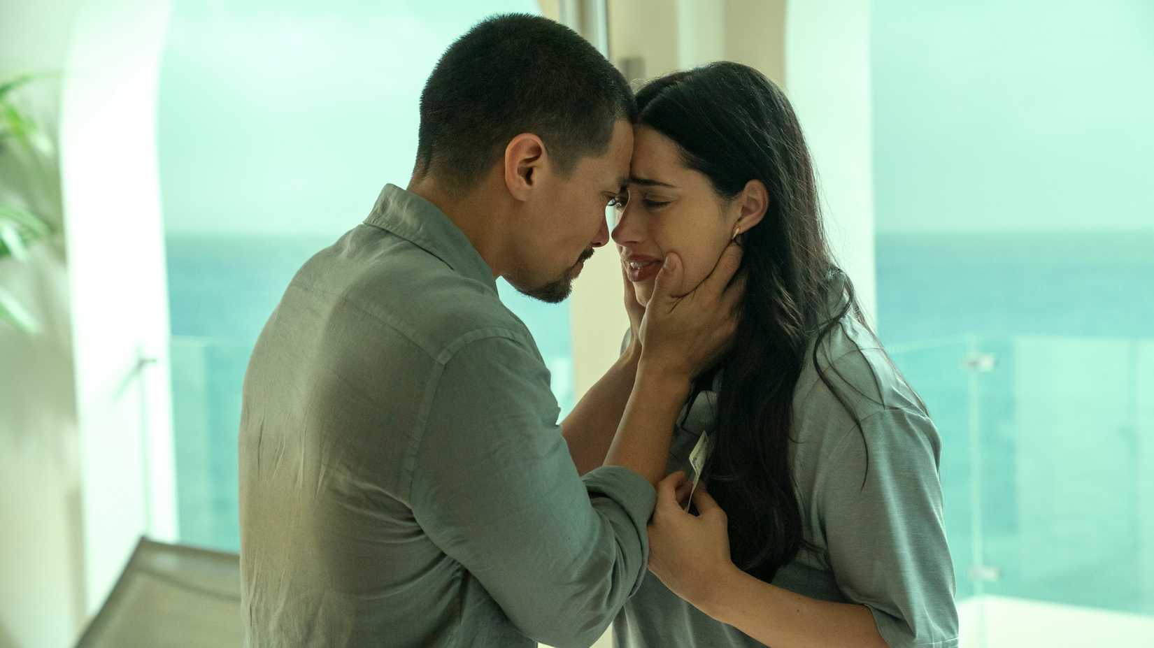 Lincoln Esteban (Rene Moran), Rebecca Luz (Jeanine Mason)