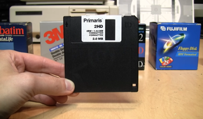 A black 3.5-inch Primaris floppy disk.