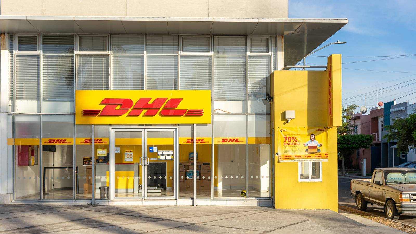 The DHL link you just received could steal your password if it looks like this