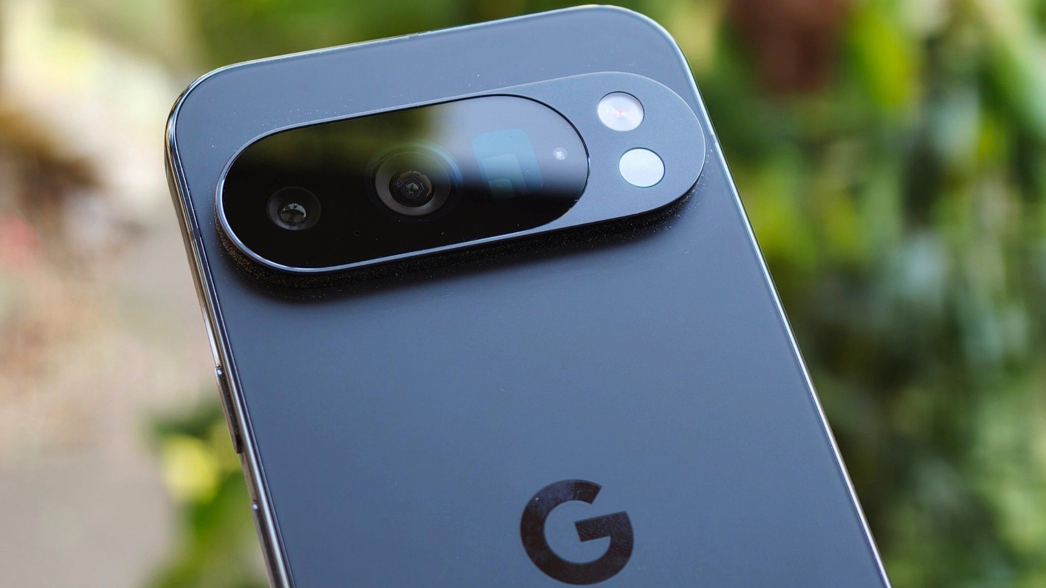 Google Pixel 10 Pro close up camera
