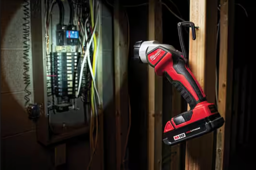 لامپ LED Milwaukee m18 روشن شده پنل الکتریکی-2