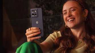 moto g 2026 with girl