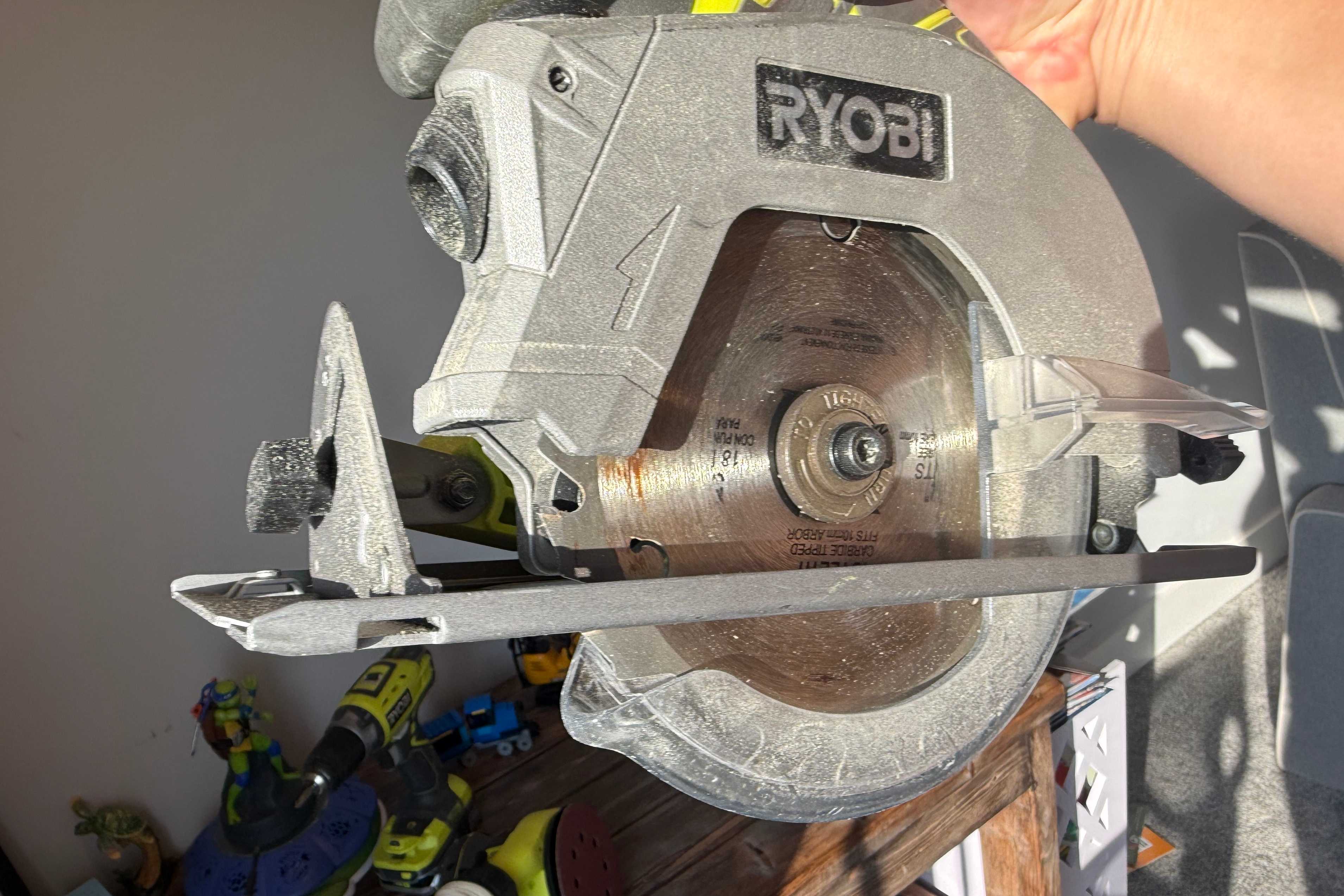 ryobi circular saw blade close up