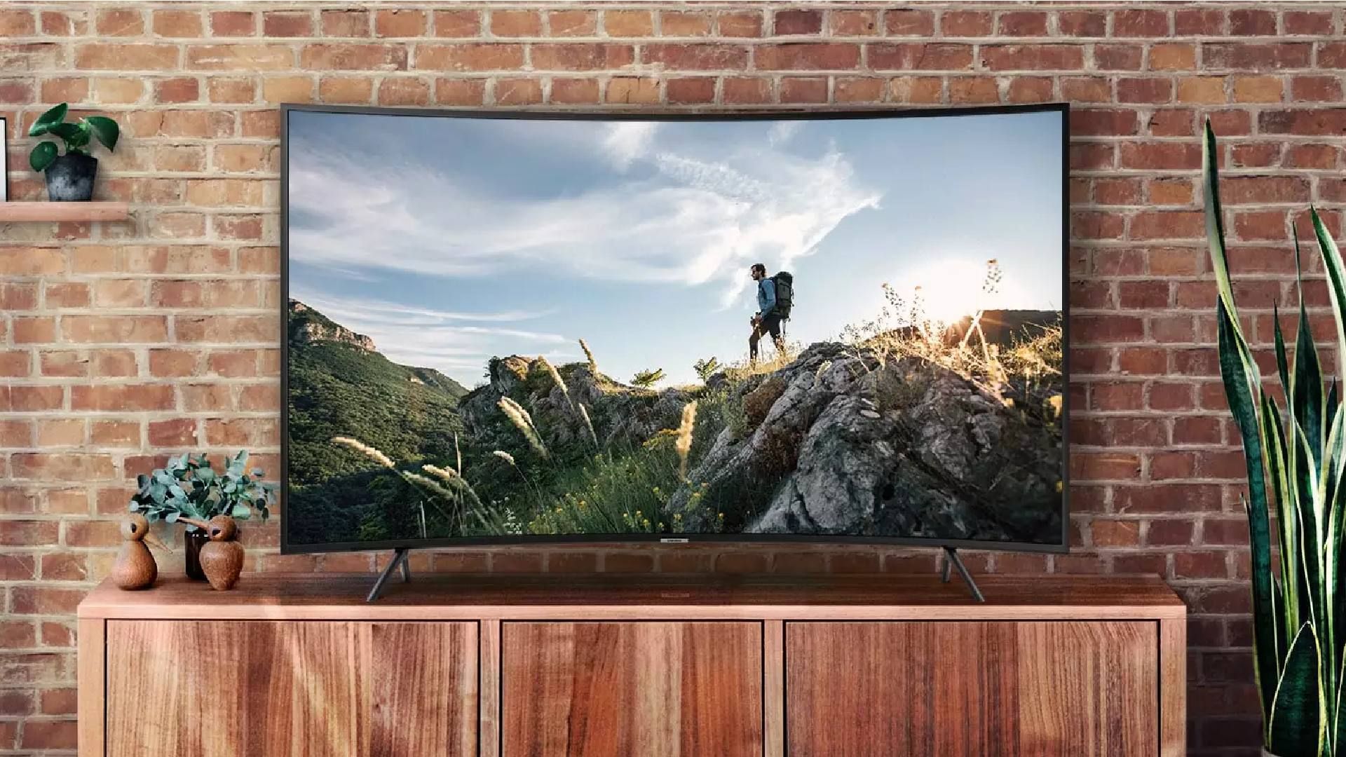 The Samsung NU7300