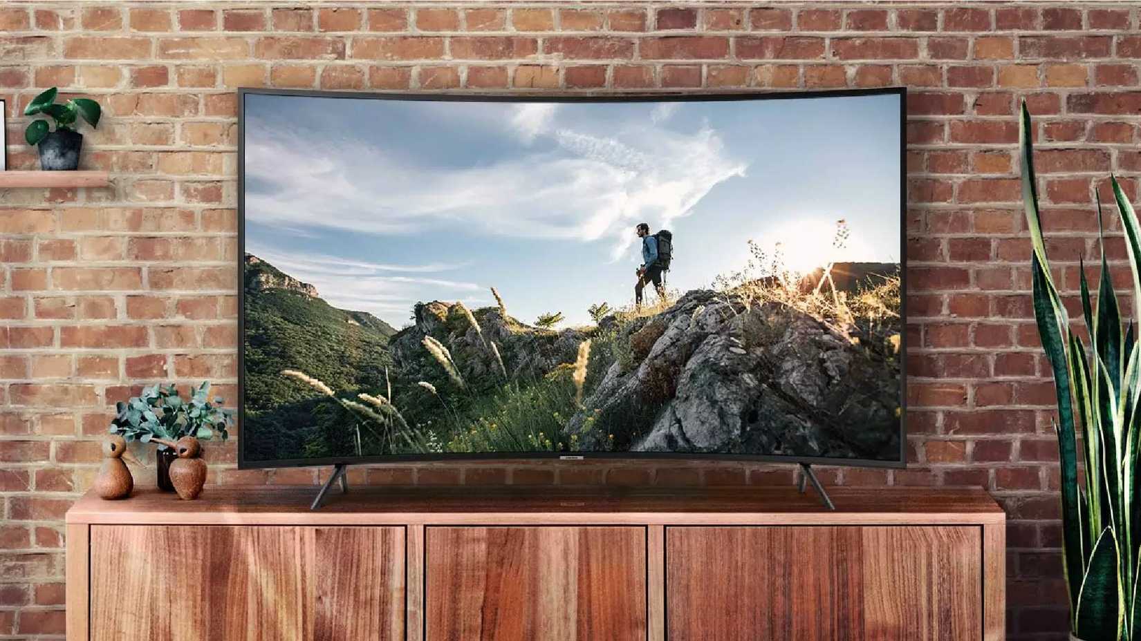 The samsung NU7300