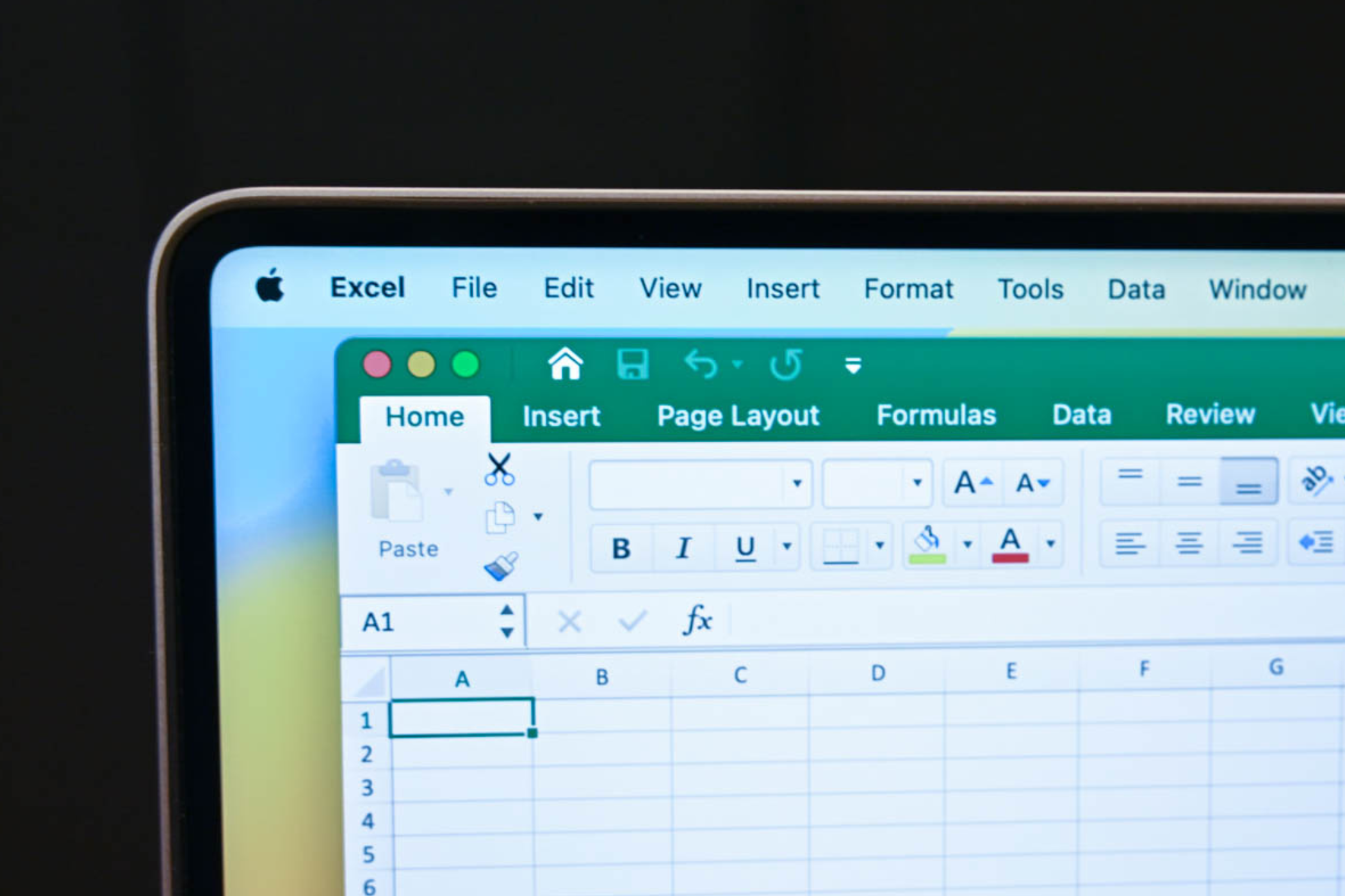 Excel has a paintbrush button most users never click — here's what it actually does