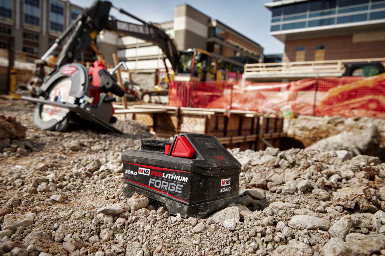 FORGE XC6.0 at construction site battery milwaukee