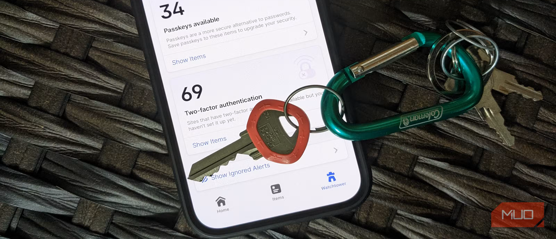 passkeys-prompt-on-1password-iphone-with-keyring-near-device