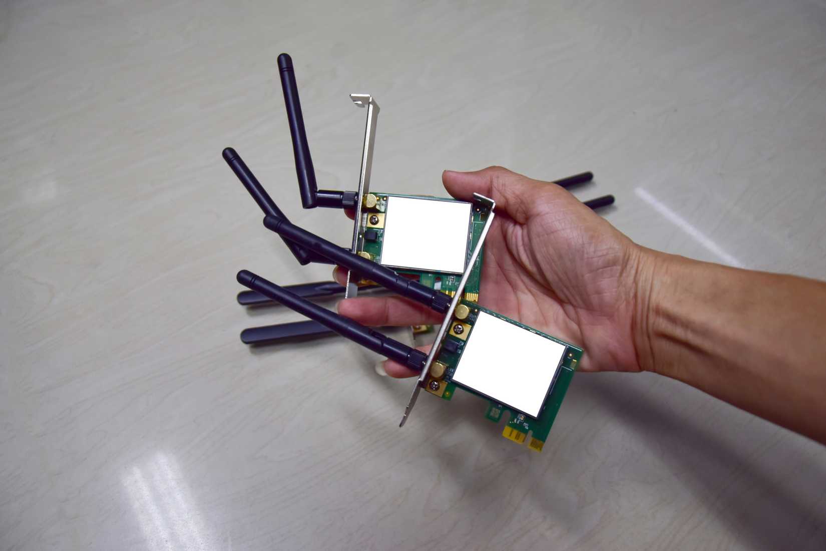 Сравнение производительности USB Wi-Fi адаптеров и PCIe-карт PCIe-карты для подключения Wi-Fi