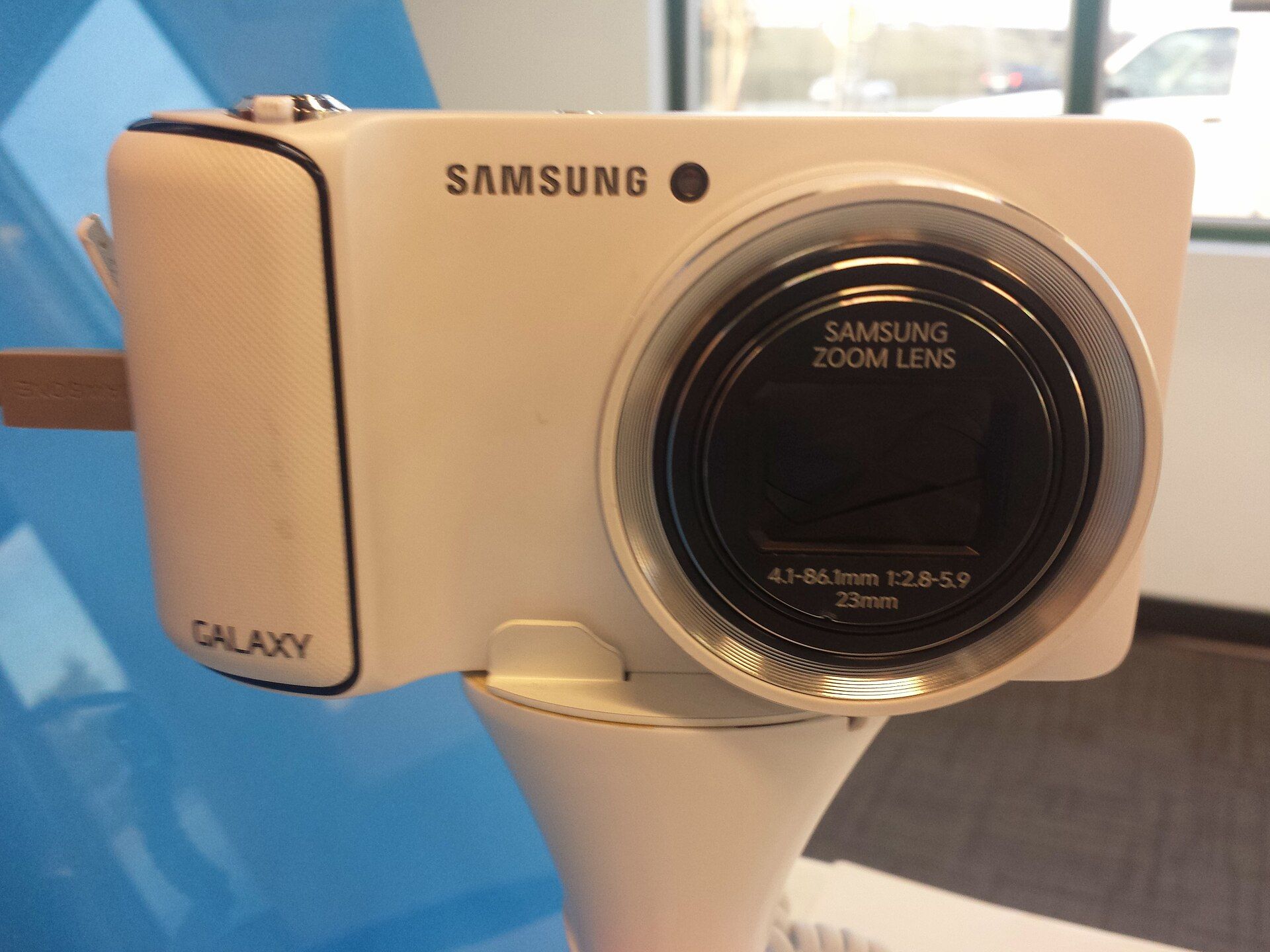 Samsung Galaxy Camera on stand.