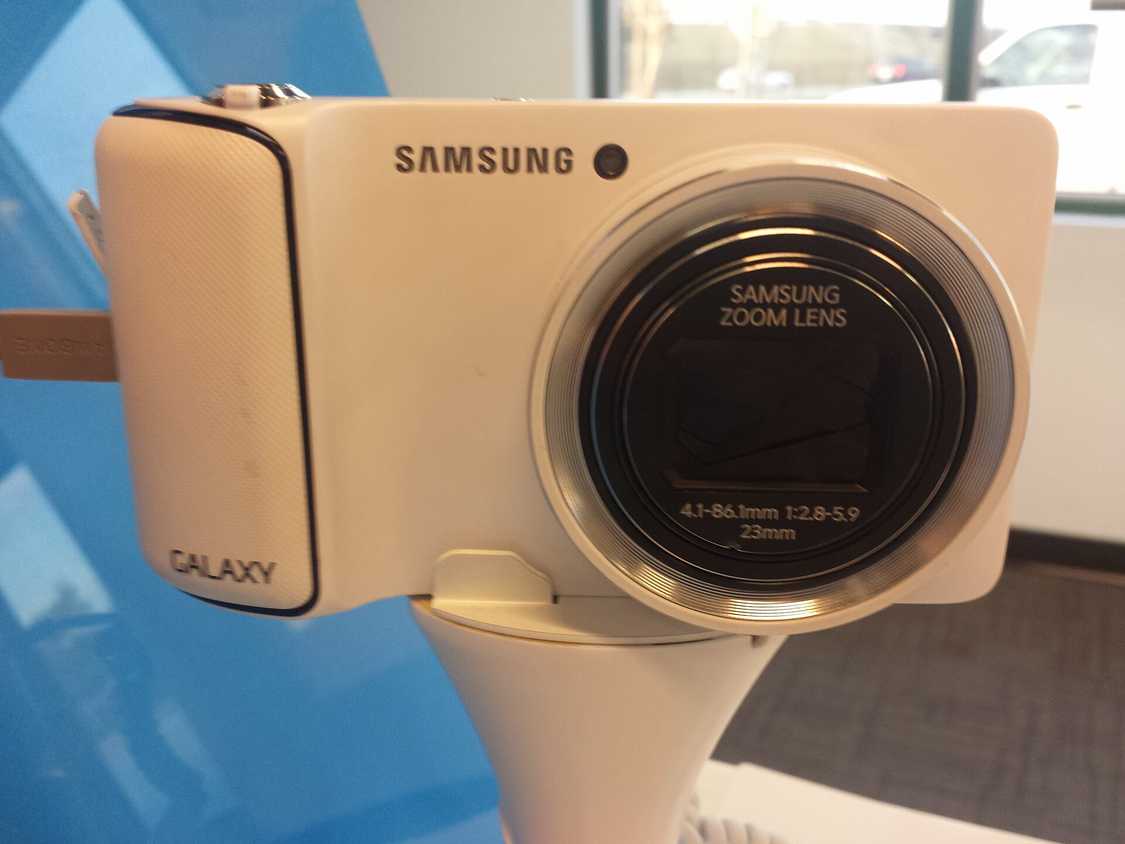 Samsung Galaxy Camera on stand.