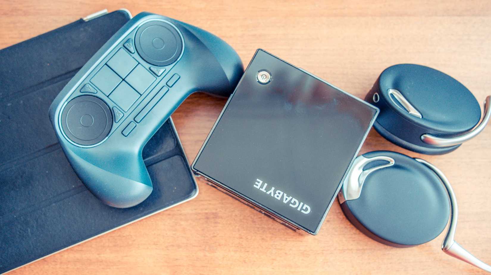 Steam Machine from Gigabyte and Steam Controller