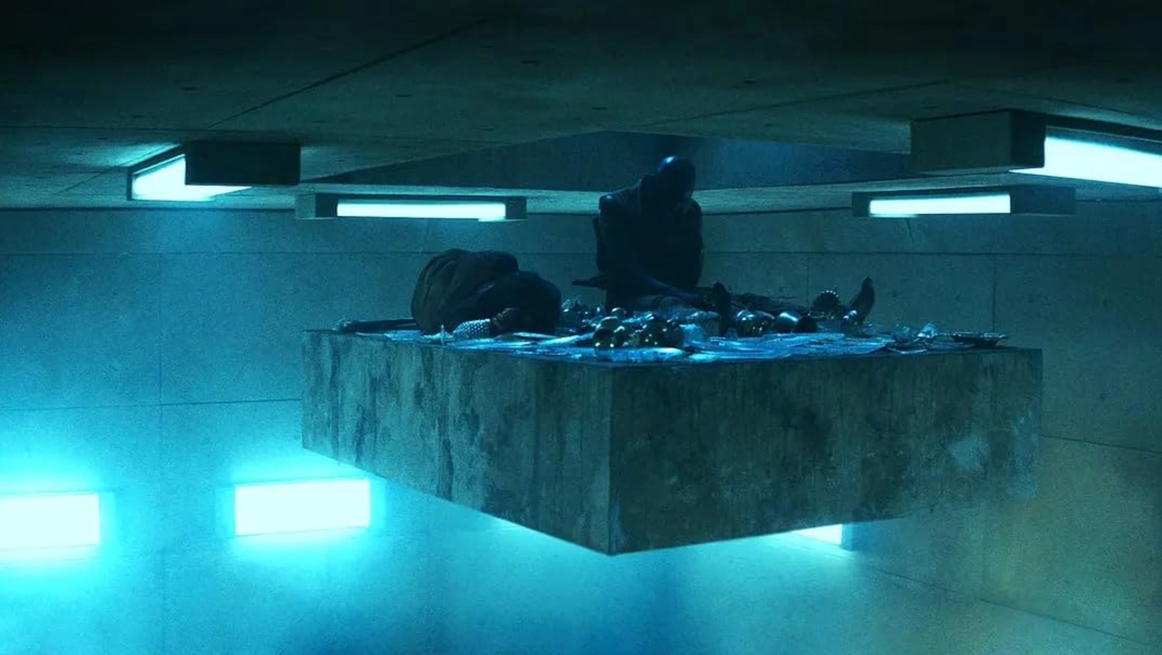 A still from The Platform (2019).