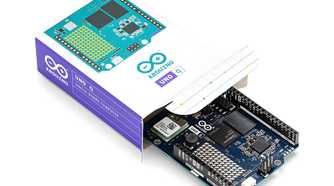 arduino-uno-q-unboxing