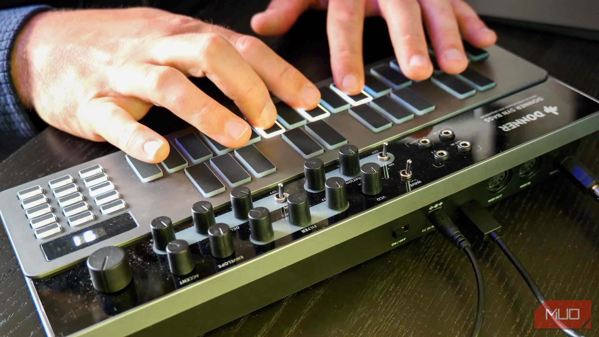 Donner B1 Bass Synth: Get Squelchy With This Low-Cost TB-303 Clone