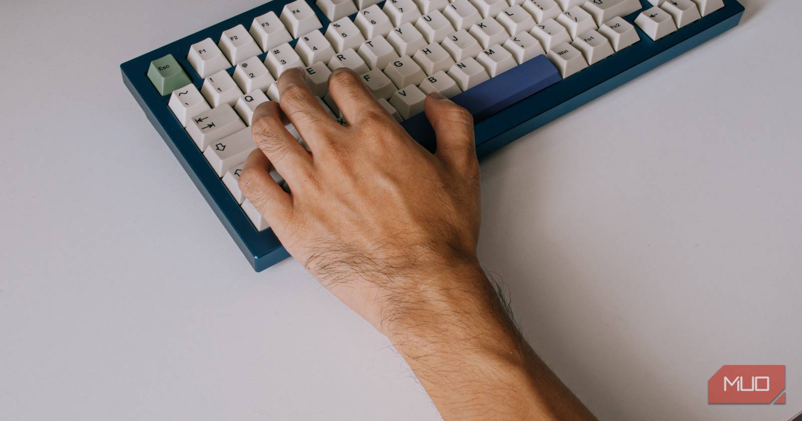 6 Ways to Reduce Pain While Typing on a Keyboard