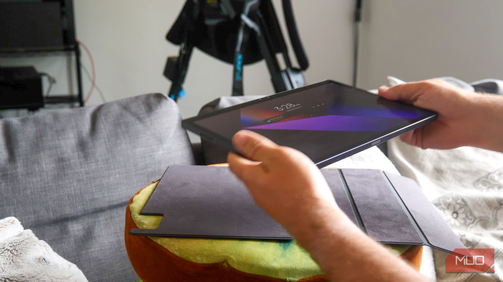 Androidタブレット本体 LUME PAD2 Amazon.com : LUME PAD 2 | The 3D Tablet Redefined by AI : Electronics