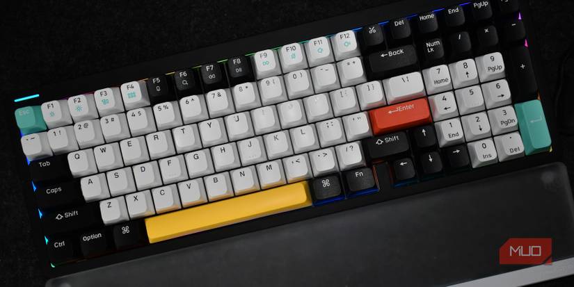 Mechanical Keyboard Thock vs. Clack: What's the Difference?